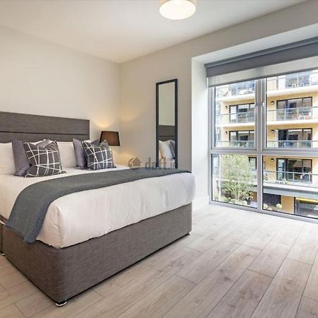Modern Sandyford Bedroom Luaran gambar